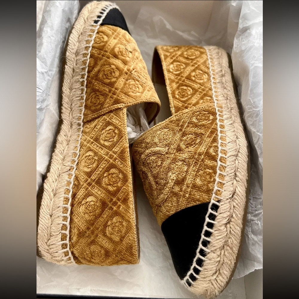 AUTHENTIC CHANEL CC SILK/VELVET ESPADRILLES WARM MUSTARD/BEIGE & BLACK SIZE 36/6